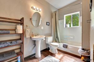 Koupelna v ubytování DFA Cabin Rentals