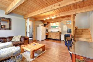 Kuchyň nebo kuchyňský kout v ubytování DFA Cabin Rentals