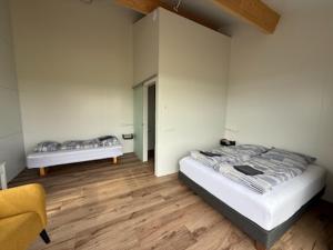 Holssel road 864客房内的一张或多张床位