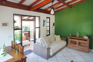 Casa delas Ilhabela的休息区