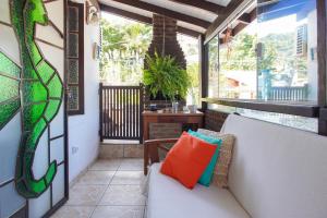 Casa delas Ilhabela的休息区