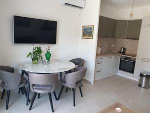 Köök või kööginurk majutusasutuses Apartment Serenity Nest