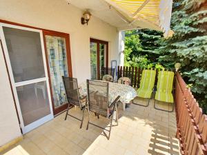 Gallery image of Marika Apartman - Biró Tours Nr 199 in Vonyarcvashegy
