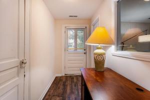 Fotografie z fotogalerie ubytování Pet-Friendly 2BR Ranch Wifi Parking Near RTP v destinaci Morrisville