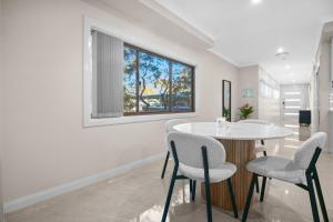 Imagen de la galería de Lakedge Home, en Berkeley Vale