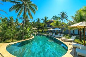 Bazén v ubytování Kelingking Tropical nebo v jeho okolí