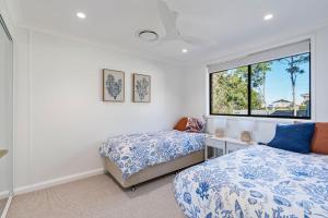 Ένα ή περισσότερα κρεβάτια σε δωμάτιο στο Lucille +24 φωτογραφίες