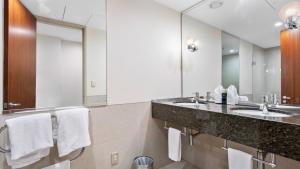 O baie la QV Central Upscale Apt in a Hotel Building-929