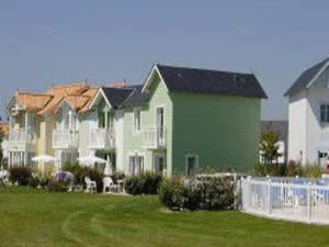 Gallery image of 3 bedrooms Holiday Home Golf Resort Port-Bourgenay in Talmont