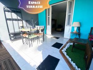 Foto sihtkohas Les Trois-Îlets asuva majutusasutuse Piscine et Vue Mer - F2 Cosy - Anse à l'Âne, 3-Îlets - Plage 5 min galeriist +16 fotot