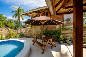 Bollata Beach House内部或周边的泳池
