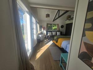 Gallery image of Five Paddocks Blue Cottage Private 5mins to SH1 in Tamahere