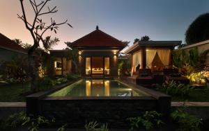 Bazén v ubytování Tanah Wuk Villas nebo v jeho okolí