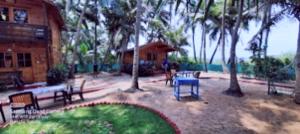 Jardín al aire libre en Samant Beach Resort