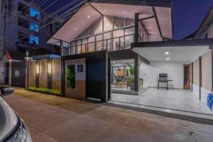 Το κτήριο όπου στεγάζεται  η βίλα