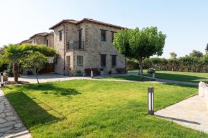 Κήπος έξω από το Naga Villa, Afytos