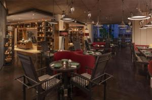Ein Sitzbereich in der Unterkunft Grand Hyatt Erawan Bangkok