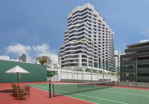 Tennis und/oder Squash in der Unterkunft Grand Hyatt Erawan Bangkok oder in der Nähe