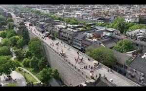 Gallery image of Xi'an Bell and Drum Tower Yongning Gate Lanfeng Hotel in Xi'an