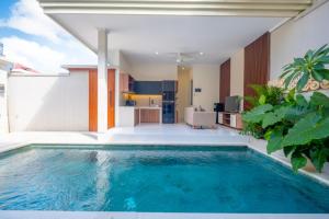 Πισίνα στο ή κοντά στο Kamandari Villa - Seminyak +22 φωτογραφίες