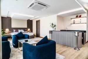 Area tempat duduk di Siddhartha Hotel Damauli