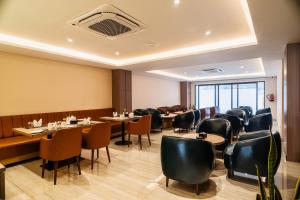 Area tempat duduk di Siddhartha Hotel Damauli