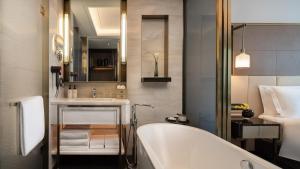 Bagno di InterContinental Hotels Zhengzhou Zhengdong