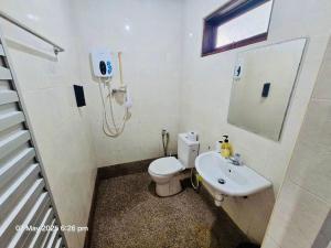 Ένα μπάνιο στο Beach Front mini chalet - private pool, speaker system, complete kitchen, BBQ for 8 pax +19 φωτογραφίες