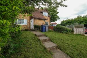 Zahrada ubytování Modern One Bedroom House, Welsh Harp