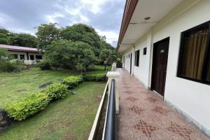 Сад в Vista Venice Resort