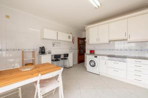 Kuchyň nebo kuchyňský kout v ubytování GuestReady – Alcochete Views & Comfort
