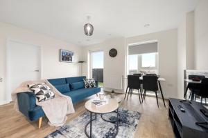 Φωτογραφία από το άλμπουμ του The London Lookout - New Build with Balcony Views by Damask Homes σε Seven Kings