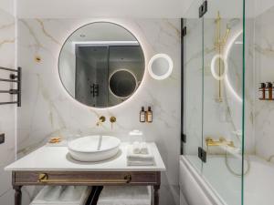 Movenpick Hotel Tallinn的一间浴室