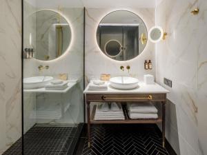 Movenpick Hotel Tallinn的一间浴室