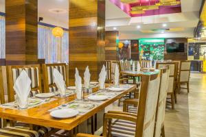 Restaurace v ubytování Super Inn Armoise Hotel