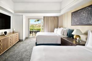 TV a/nebo společenská místnost v ubytování The Ritz-Carlton, Laguna Niguel