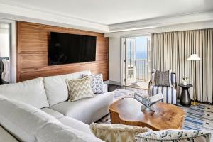 TV a/nebo společenská místnost v ubytování The Ritz-Carlton, Laguna Niguel