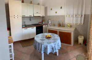 Η κουζίνα ή μικρή κουζίνα στο Villa Kore +11 φωτογραφίες