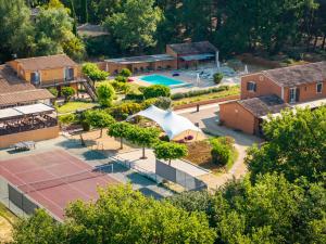 Gallery image of Hotel Les Ambres in Roussillon