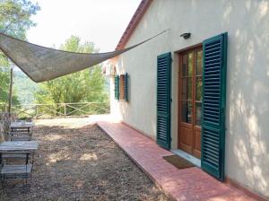 Κήπος έξω από το Villa Jolie by Holiday World