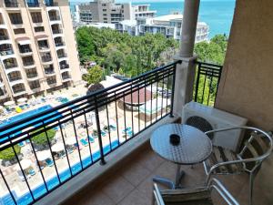 A balcony or terrace at Bendita Mare Aparthotel