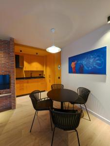 Η κουζίνα ή μικρή κουζίνα στο Apartamentos Doña Urraca