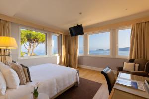Ein Bett oder Betten in einem Zimmer der Unterkunft Grand Hotel Bristol Spa Resort, by R Collection Hotels
