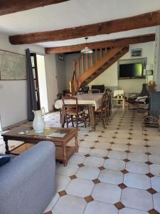 Et tv og/eller underholdning på la maison d'à coté