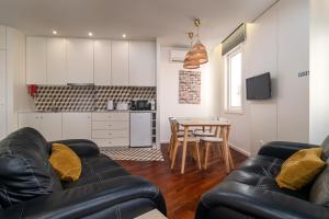 Kuchyň nebo kuchyňský kout v ubytování Oporto Riverside Rooftop