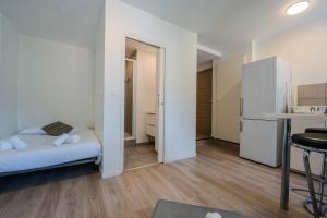 Saint-Martin-le-VinouxLe Vinoux - Schneider - EDF - ST Micro - CEA的小型公寓 - 带床和厨房