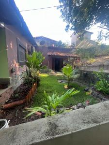 En generel udsigt til bjerge eller udsigt til bjerge taget fra vandrehjemmet