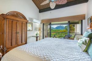 Postel nebo postele na pokoji v ubytování Hanalei Bay Resort 15356