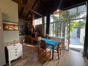 Eldhús eða eldhúskrókur á Arthi - LINDO LOFT RECANTO DOS PASSARINHOS com HIDROMASSAGEM!