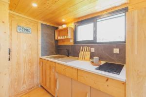 Gambar di galeri bagi Tiny house Vata di Les Alliés +9 gambar
